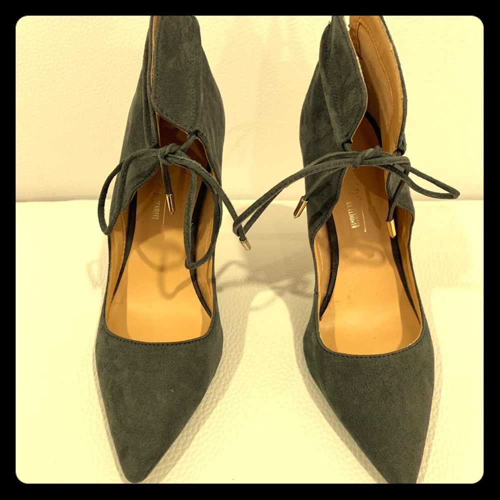 By Zendana shoes worn once !